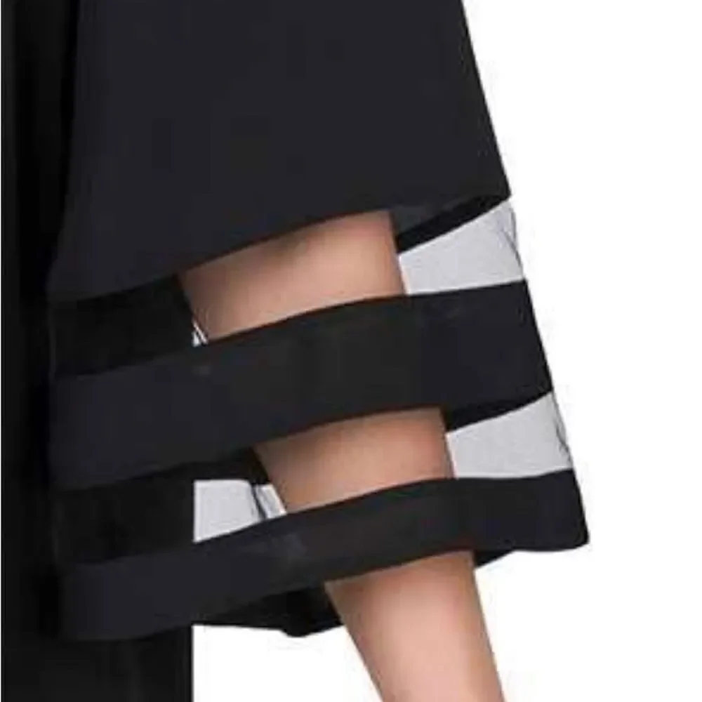 Cute bell sleeve top‎